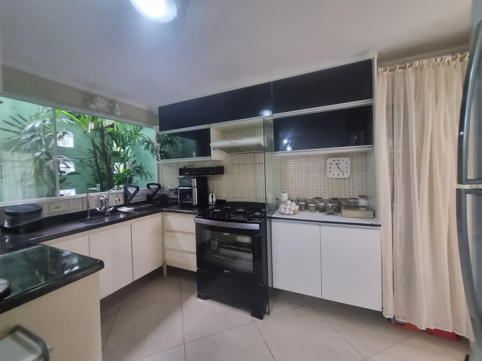 VENDA - SOBRADO 125m² - 03 QUARTOS 03 BANHEIROS E DUAS VAGAS DE GARAGENS - FL38